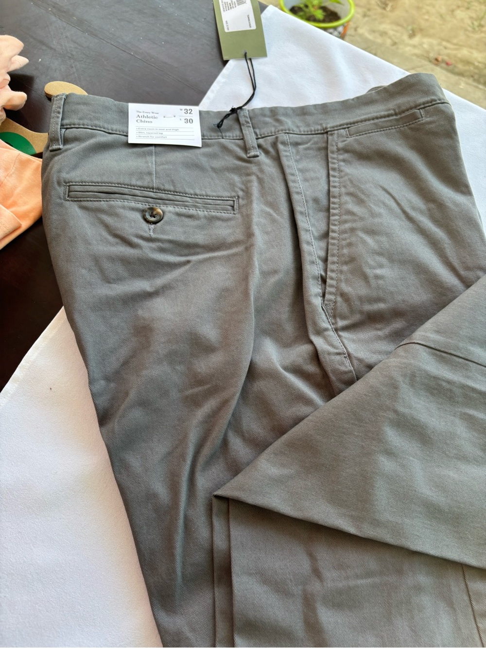 Men's Gray Athletic Chino Pants - Tailored Everyday Fit
